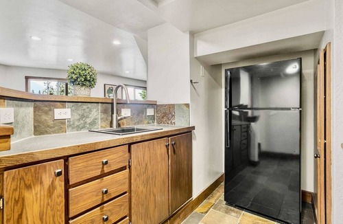Round Hill Village House | 9BR Tahoe Villa, Hot Tub-Sauna-Gym-Game Room LX33