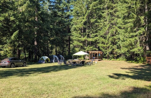 Blue River RV Rental | A beautiful mountain view RV Site