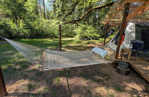 Blue River RV Rental | A beautiful pet friendly-off leash Glamping Camp