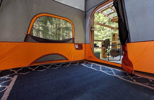 Blue River RV Rental | A beautiful pet friendly-off leash Glamping Camp