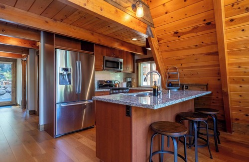Truckee Cabin | A-Frame Retreat near Donner Lake with Hot Tub