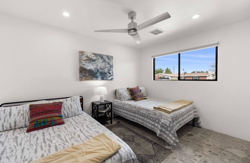 Park Scottsdale Four House | A+ Location! Fun group poolside getaway
