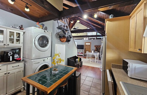 Twain Harte Cabin | A lovely 2 bedroom, 2 bath Cabin in the heart of Twain Harte.