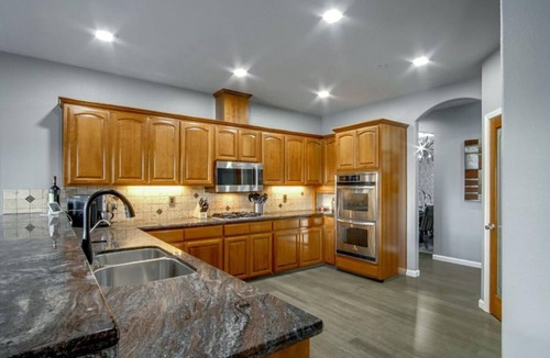 Gilroy House | A Luxury Resort Escape w/in minutes of wineries, hiking trails and attractions