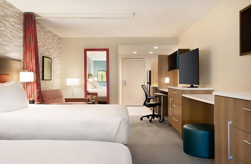 East Mesa Hotel | A Place You'll Surely Enjoy! 2 Relaxing Units, Outdoor Pool, Free Breakfast!
