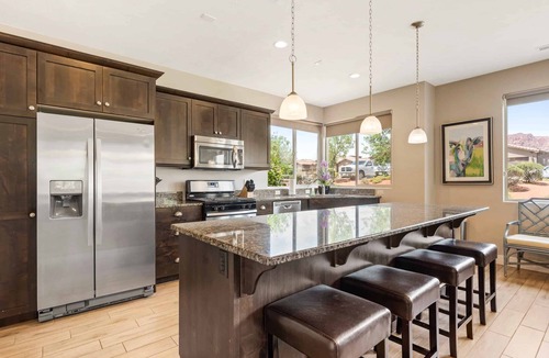 Santa Clara House | A Point of View: Private Hot tub + Paradise Village Waterpark