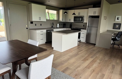 Brookhaven Cabin | A Porch overlooking a golf course is the perfect place to stay in Brookhaven