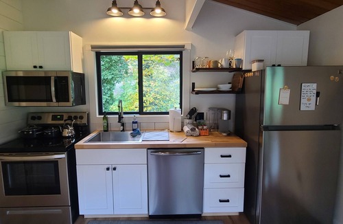 Douglas County House | A Restful Studio Near a Creek and Forest - Pets