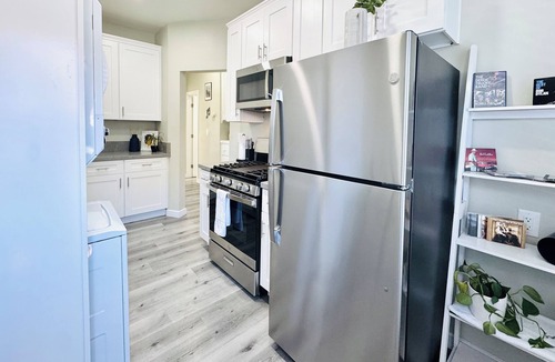 Hillcrest Apartment | A Walkable Music-Themed Escape Near Downtown