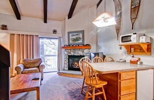 Yosemite West Condo | (A210) Loft Condominiums