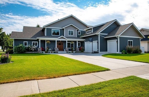 Kalispell House | Absolutely Stunning Home w/Pool Table and Hot Tub