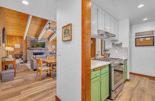 Overlook Park House | AC, Pet friendly, family friendly, great location!