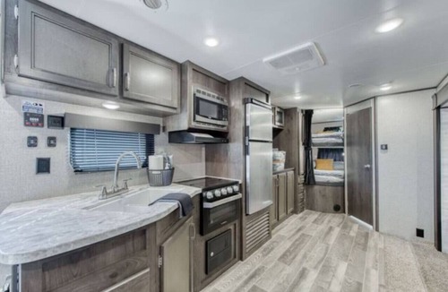Tower District House | Access Fresno`s Best, Comfortable RV Retreat