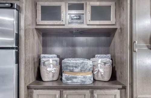 Tower District House | Access Fresno`s Best, Comfortable RV Retreat