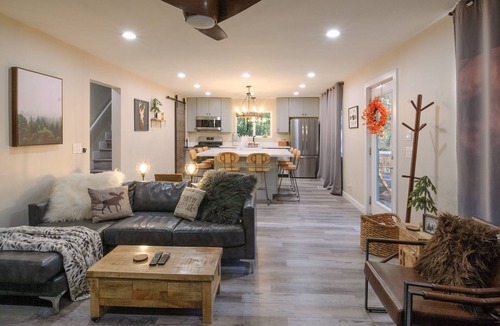 Prescott Cabin | ♨ Acre Retreat w/HotTub ♨ Secluded in the National Forest ♨ 9mi to downtown ♨