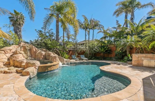 Olde Solana Beach House | Across the street from the beach with Pool and Spa