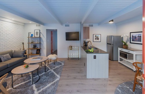 Old Las Palmas House | ADA 2BR + Kitchen + Shared Pool | Old Las Palmas | The Weekend