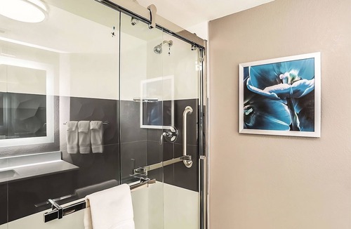 Ahwatukee Foothills Hotel | Adventure Awaits: Cozy Room Perfect for Exploring Phoenix | Free Parking
