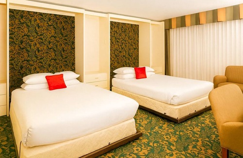 St. George Hotel | Adventure Awaits in Red Lion Hotel St. George! Pool, Free breakfast, Parking!