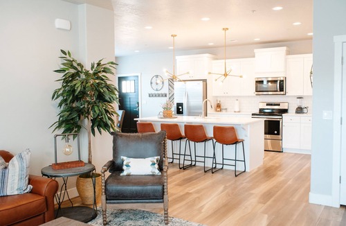 Washington Fields Condo | Adventure Awaits in Southern Utah | Pool + Resort Style Amenities | Come Adventure with Family!