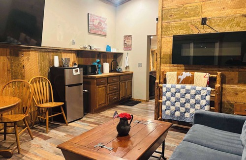 Payson House | Adventure Cabin within the Heart of Arizona! Pickle ball court!