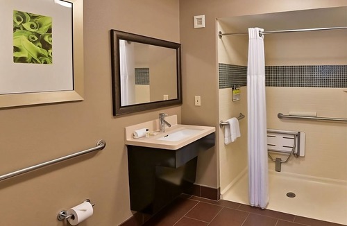 Sunnyvale Resort | Affordability Meets Comfort! TWO Spacious 2B Suites, Onsite Swimming Pool!