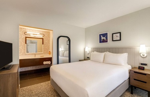 Sunnyvale Hotel | Affordability Meets Comfort! 2 Spacious 2BR Suites, Onsite Swimming Pool!