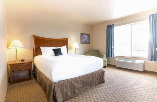 McMinnville Hotel | Affordability Meets Comfort! Pets Allowed, Near Eyrie Vineyards!