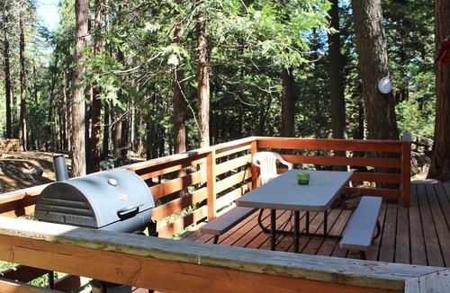 Alta Sierra Cabin | Affordable, Cozy and rustic Cabin in the Sequoia Nat'l Forest.