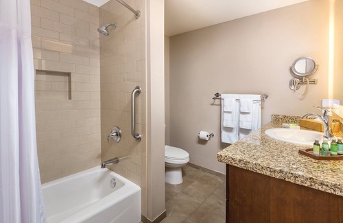Terra Lago Hotel | After Coachella Fest Special - 2bd, 2bth, full kitchen sleeps 6 -Perfect!