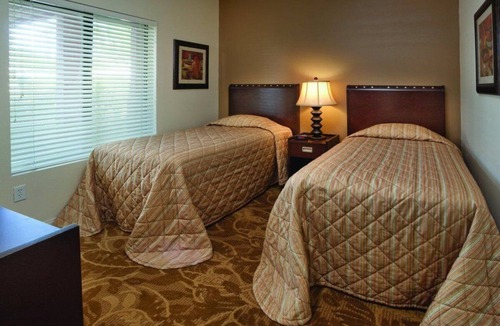 Terra Lago Hotel | After Coachella Fest Special - 2bd, 2bth, full kitchen sleeps 6 -Perfect!