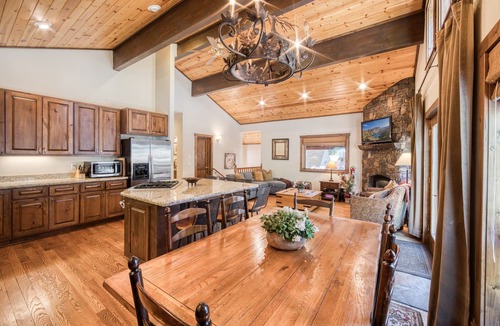 Tahoe Vista House | Agatam by Tahoe Getaways - Hot Tub, Close to Lake, Dogs OK