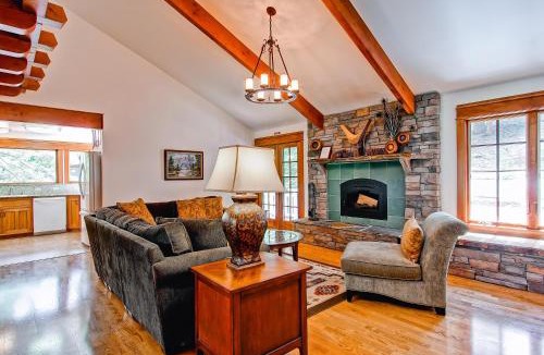 Yosemite National Park House | Ahwahnichi Lodge