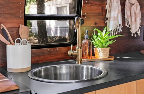 Dunsmuir Apartment | Airstream - (Buckeye)
