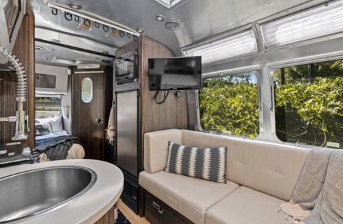 Dunsmuir Apartment | Airstream - (Chestnut)