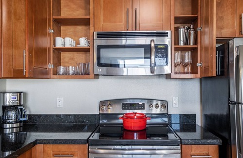 North Beach Apartment | Airy North Beach 1BR w/Pool, Fitness Center, near Muni, by Blueground