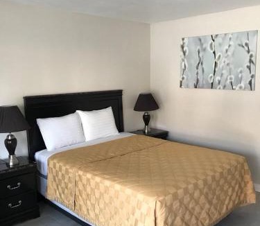 Northeast Anaheim Hotel | Akua Inn & Suites - Anaheim - Fullerton