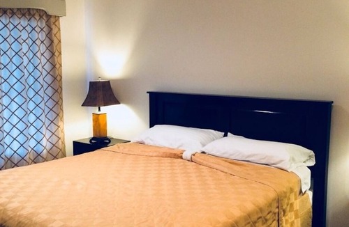 Northeast Anaheim Hotel | Akua Inn & Suites - Anaheim - Fullerton