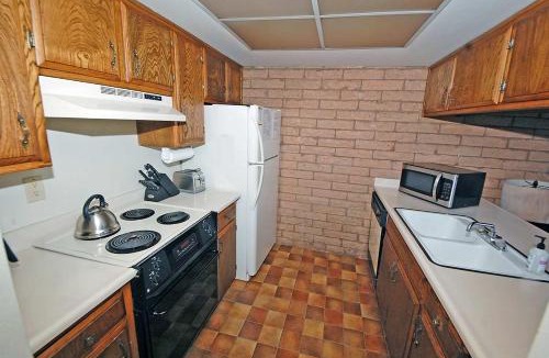Tahoe Keys Apartment | Ala Wai BoulevardApartment 25