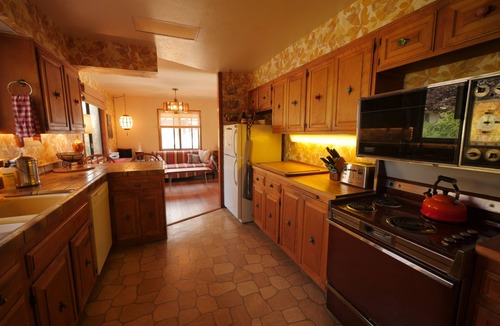 Lone Pine House | Alabama Hills Mount Whitney Retreat