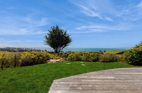 Albion House | Albion Ridge Overlook