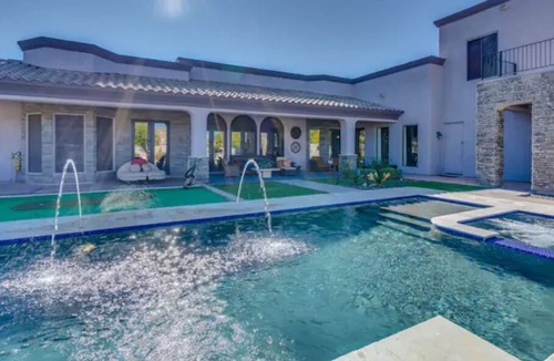 Peoria House | All private SPA Pool, TennisCrt, Shuffle Brd, pingPong, FoosBall,8BDRMs,Piano