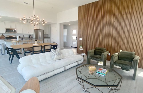 B-Bar-H Ranch House | Alpenglow House - MCM Sanctuary North of Palm Springs 🌵