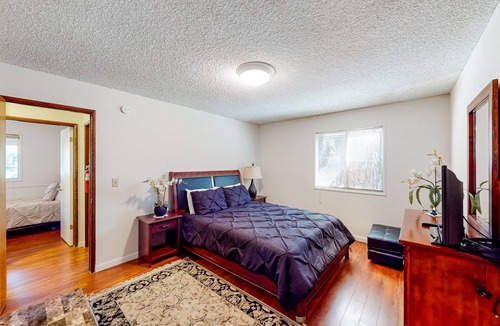 Blue Jay Cabin | Alpine cabin with furnished deck, fireplace & inviting interior