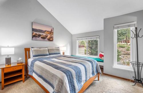Carnelian Woods House | Alpine Escape: Tahoe Oasis Steps from Lake