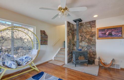 Long Valley Junction House | Alton Cabin w/Deck ~ 2 Mi to Dixie Nat'l Forest!