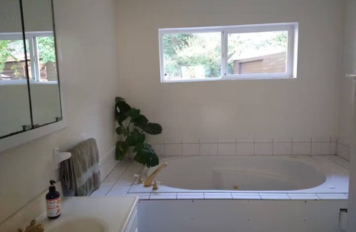 Myers Flat Apartment | Amazing 1-bedroom apartment in Miranda perfect for your getaway