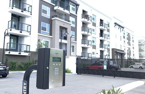 Platinum Triangle Apartment | Amazing 2-Bedroom 2-Bath Luxury Apartment Near Disneyland