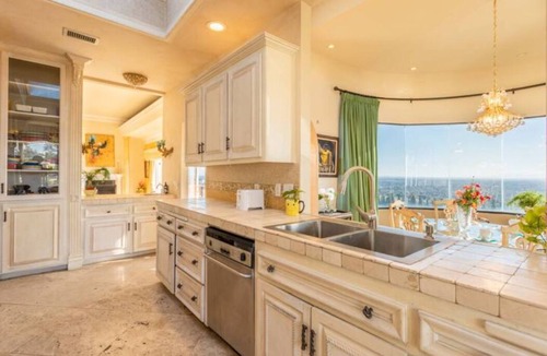 Whittier House | Amazing 3-Story Mansion With Impeccable Views