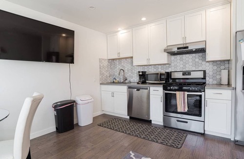 San Bruno House | Amazing Bright&New Vrbo 2bedroom. Near SFO!